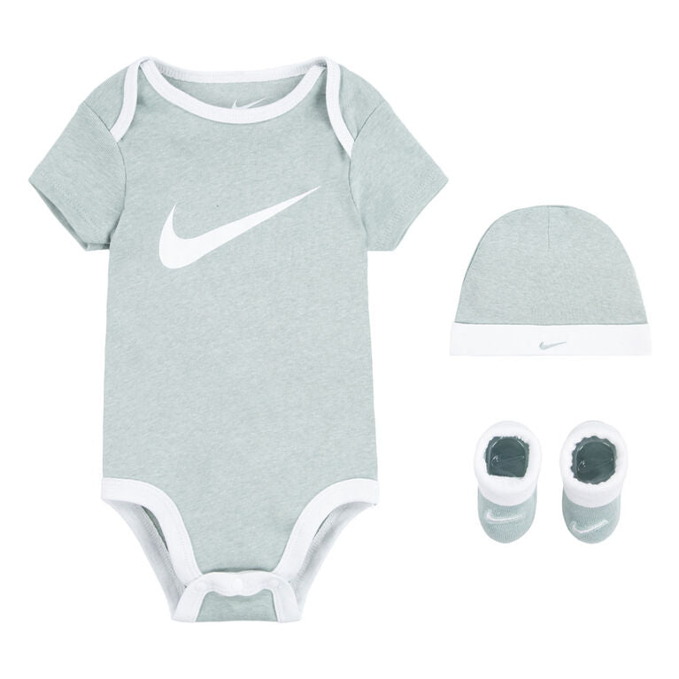 Nike Baby (0–6M) 3-Piece Set