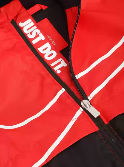 Nike Sportswear Windrunner Little Kids' Full-Zip Jacket in Red