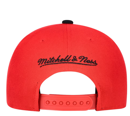 Men's Mitchell & Ness Red/Black Chicago Bulls Side Core 2.0 Snapback Hat