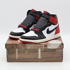 Jordan 1 High OG Black Toe